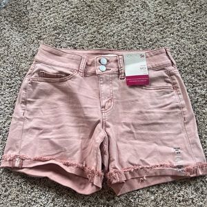 Light Pink SO Low Rise Midi Jean Shorts Size 5/27W